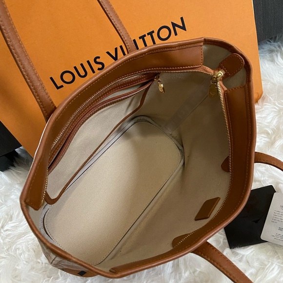 Authentic MCM Tote - Picture 2 of 15